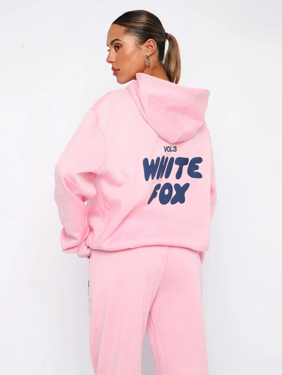 Mjukt set med hoodie och joggerbyxor i avslappnad passform för vardaglig komfort