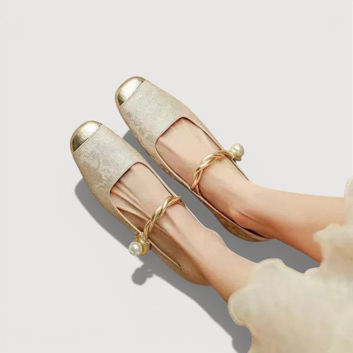 KRYSTAL – Vintage lågklackade skor