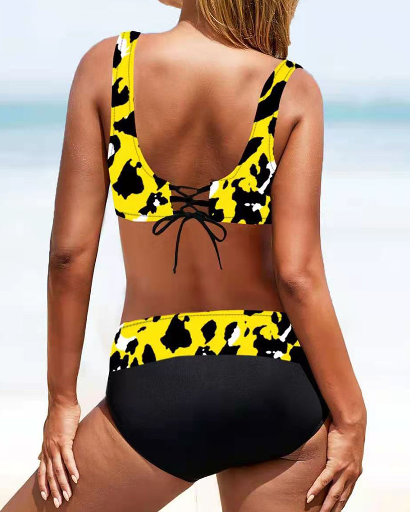 Eva - Glad och färgglad bikini
