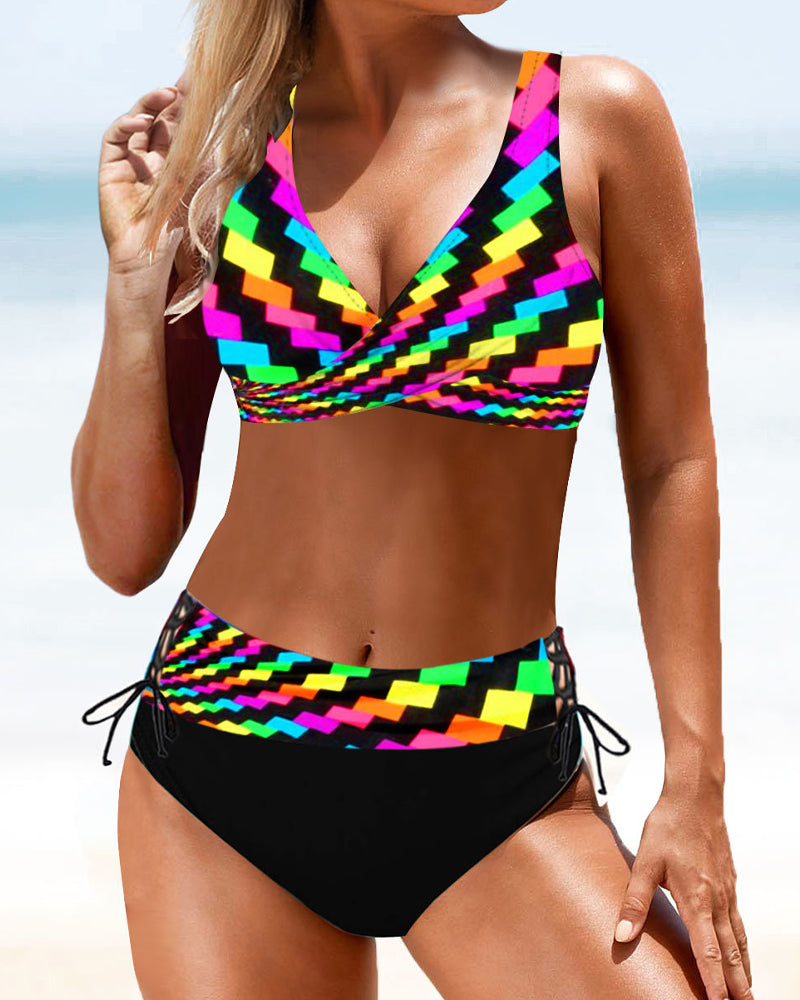 Eva - Glad och färgglad bikini