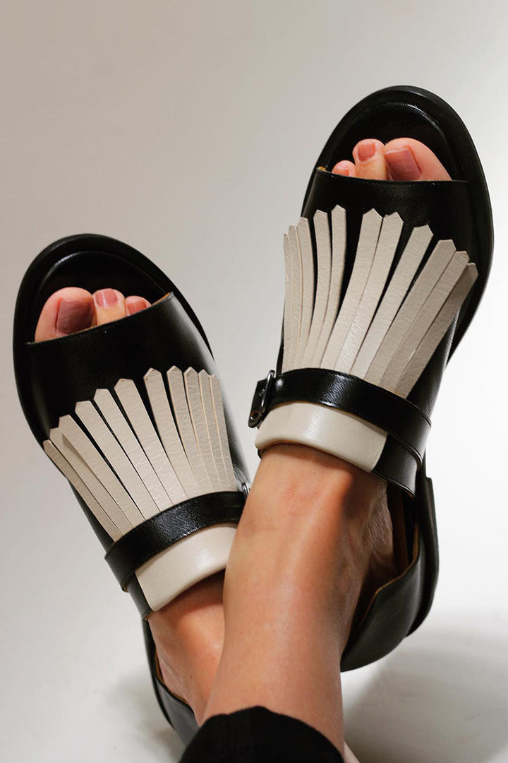 Britta™ - Fransiga slips-on sandaler