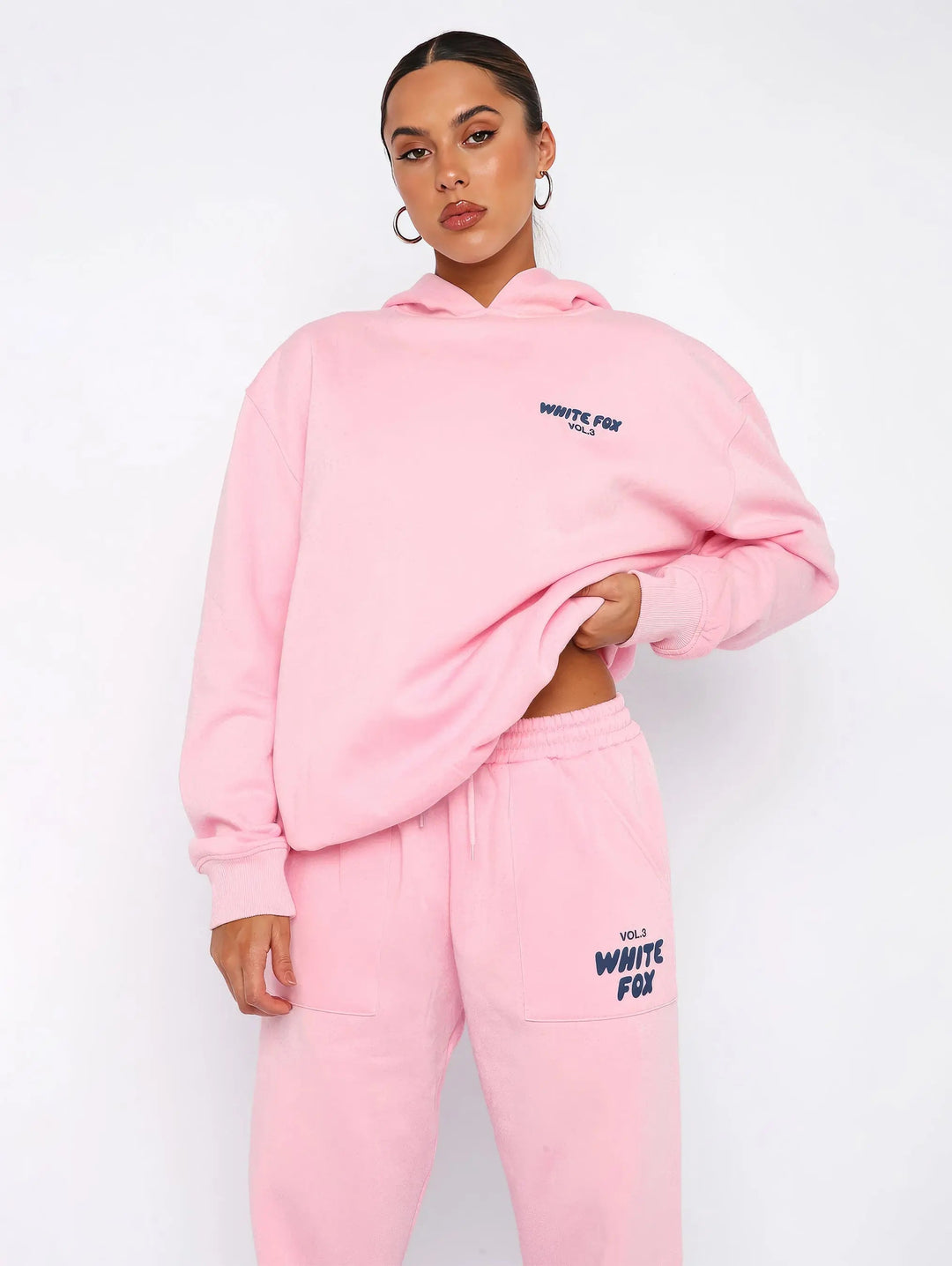 Mjukt set med hoodie och jogger i avslappnad passform för vardagskomfort