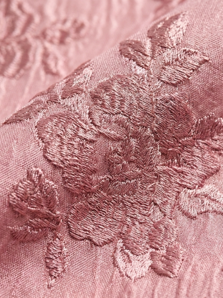Xanthea | kortärmad, figursydd, blommönstrad texturerad maxiskjortklänning
