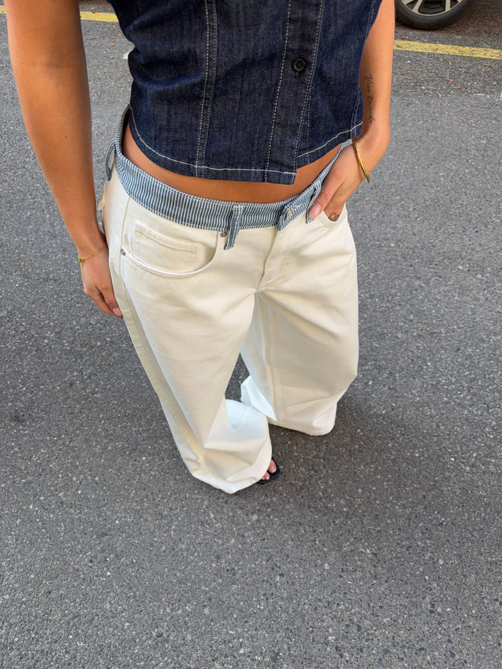 Bjork randiga jeans med låg midja och lös passform – Vit/Blå