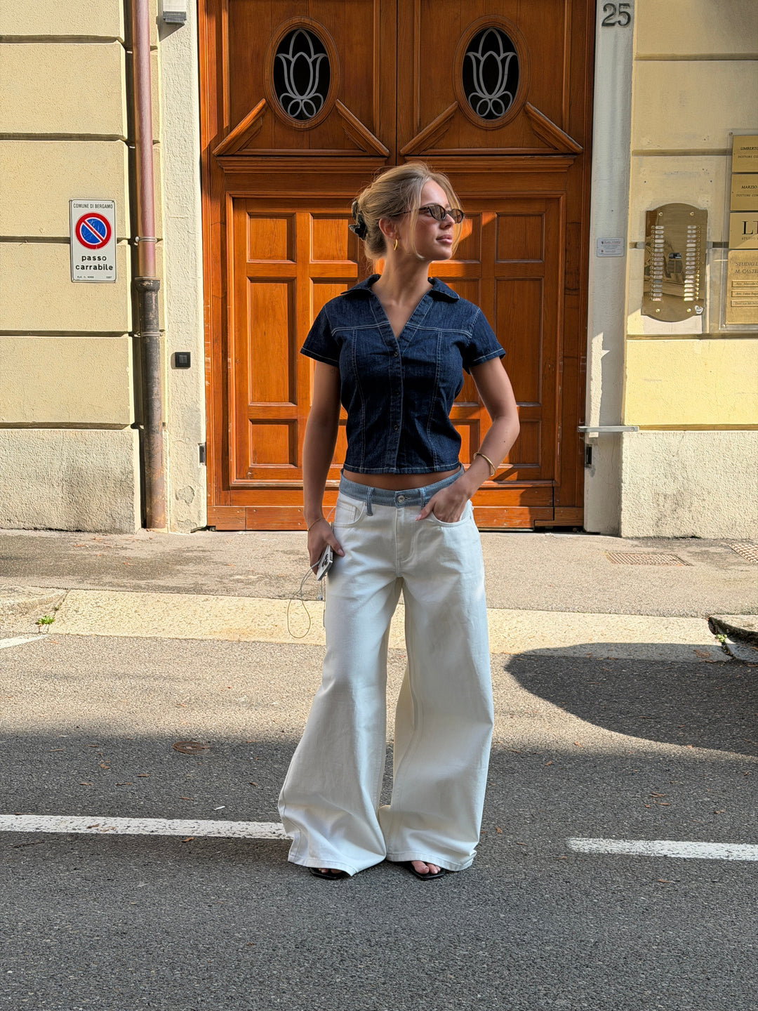 Bjork randiga jeans med låg midja och lös passform – Vit/Blå