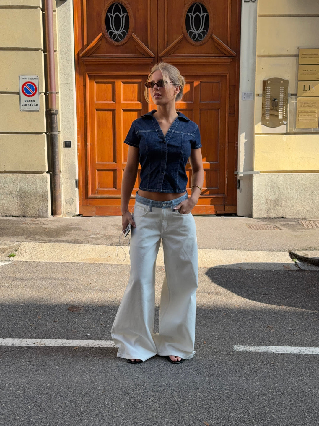 Bjork randiga jeans med låg midja och lös passform – Vit/Blå