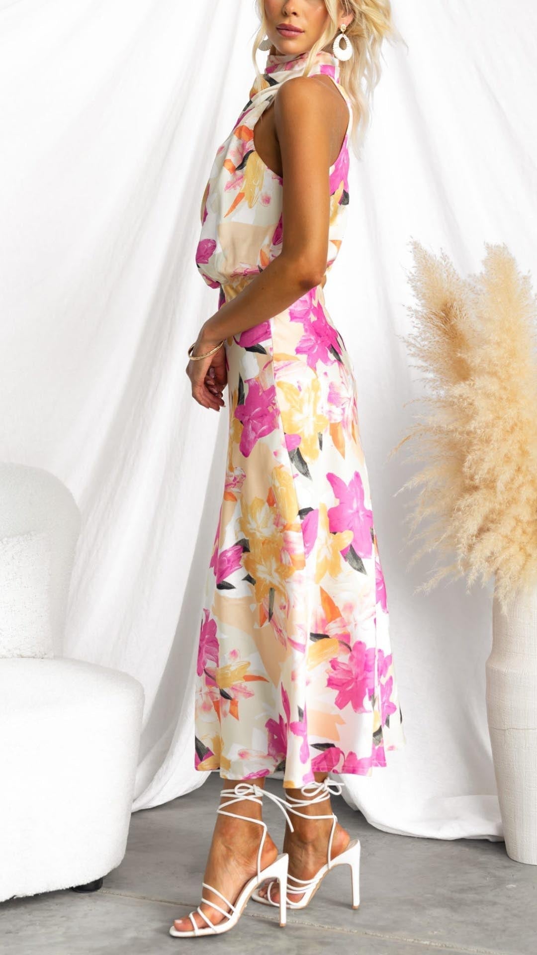 Minirva - Floral Charm hög krage midi-klänning