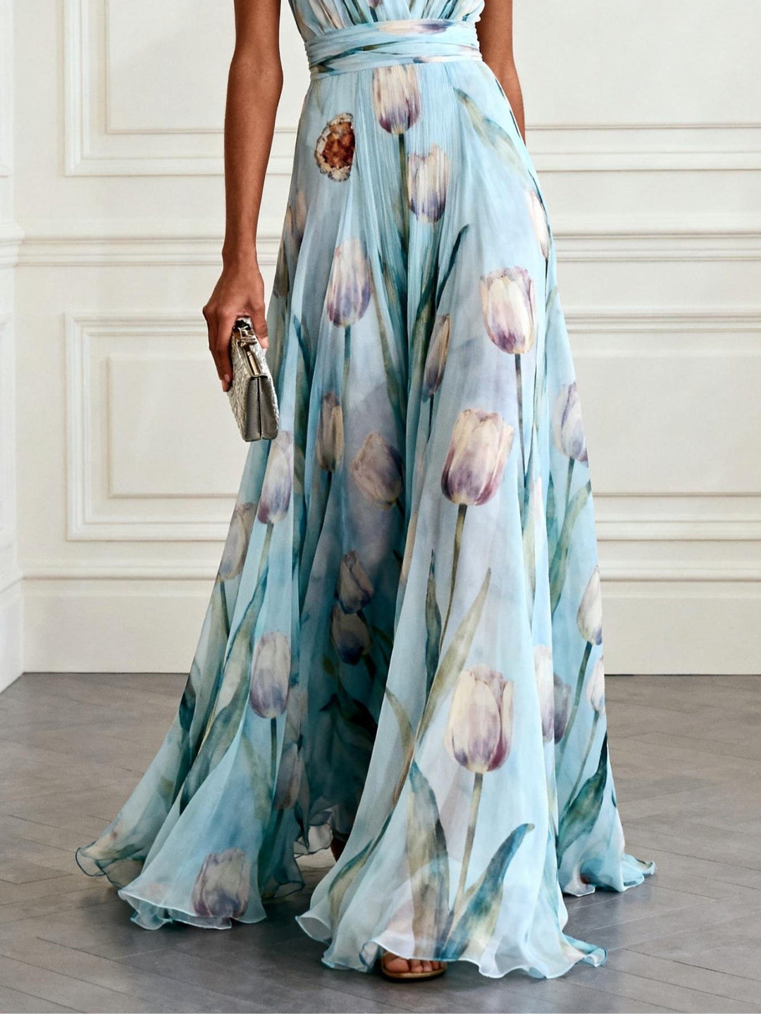 Nerea - elegant tulipanmönstrad V-ringad maxiklänning