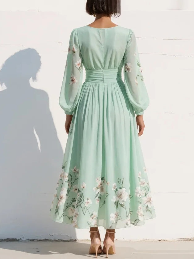 Ljusgrön V-ringad chiffon veckad blommönstrad midiklänning