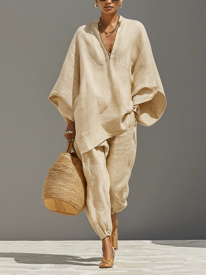 Caroline - Ljus khaki asymmetrisk minimalistisk topp- och joggerbyxset