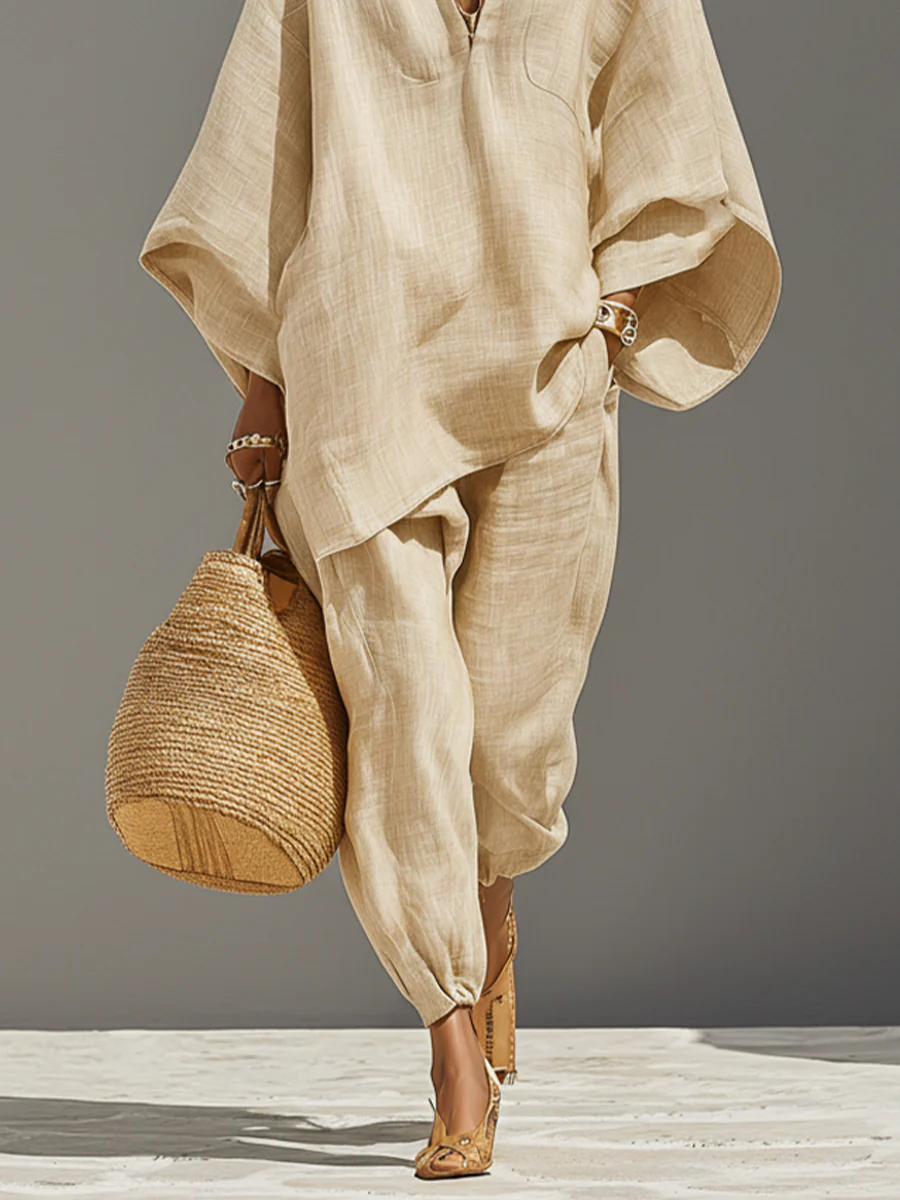 Caroline - Ljus khaki asymmetrisk minimalistisk topp- och joggerbyxset