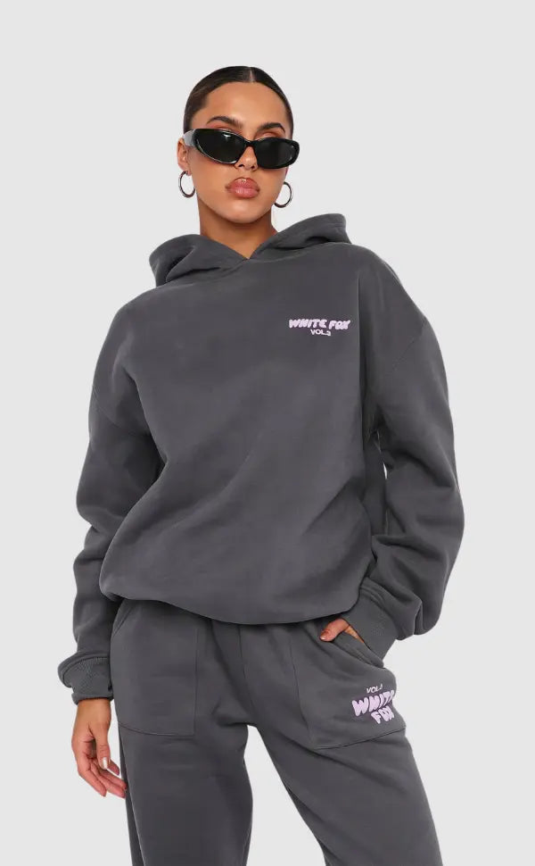 Mjukt set med hoodie och jogger i avslappnad passform för vardagskomfort