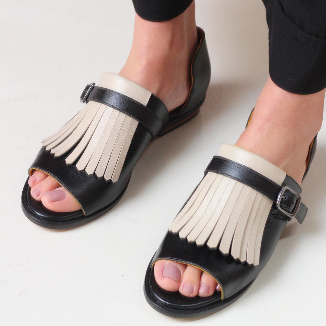 Britta™ - Fransiga slips-on sandaler