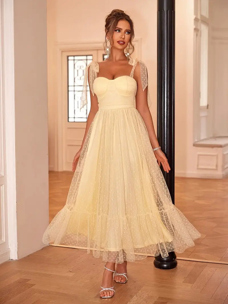 Carmen - Elegant nätklänning